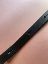 Load image into Gallery viewer, Leather guitar Strap