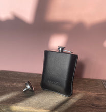 Load image into Gallery viewer, Hip Flask