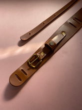 Load image into Gallery viewer, Leather guitar Strap