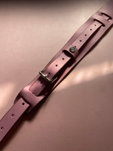 Load image into Gallery viewer, Leather guitar Strap