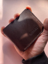 Load image into Gallery viewer, Leather wallet
